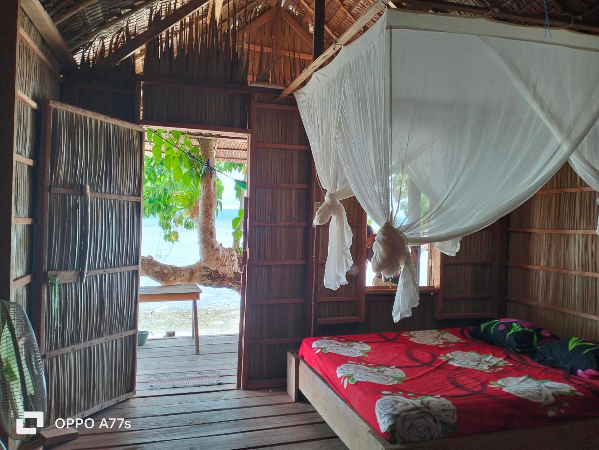 Mambetron Homestay Raja Ampat Pulau Mansuar Bilik gambar