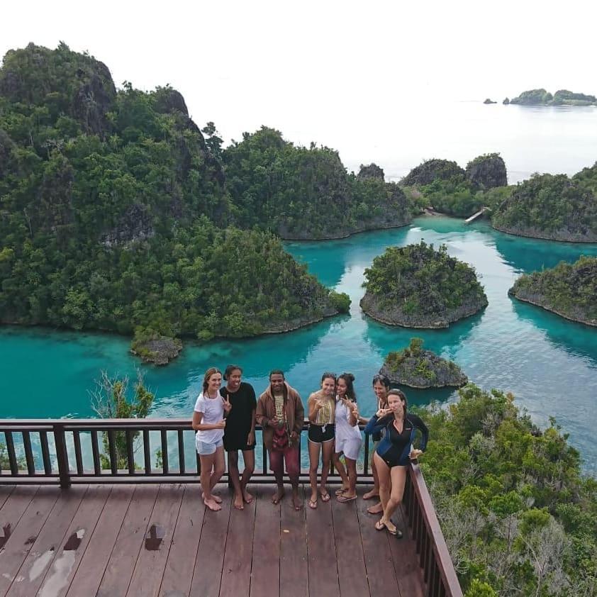 Mambetron Homestay Raja Ampat Pulau Mansuar Luaran gambar